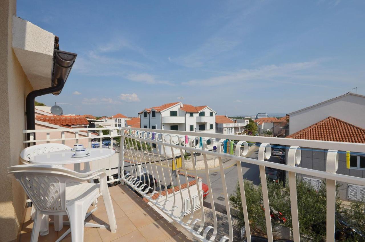Apartment And Rooms Mrkovic Vodice Exteriör bild
