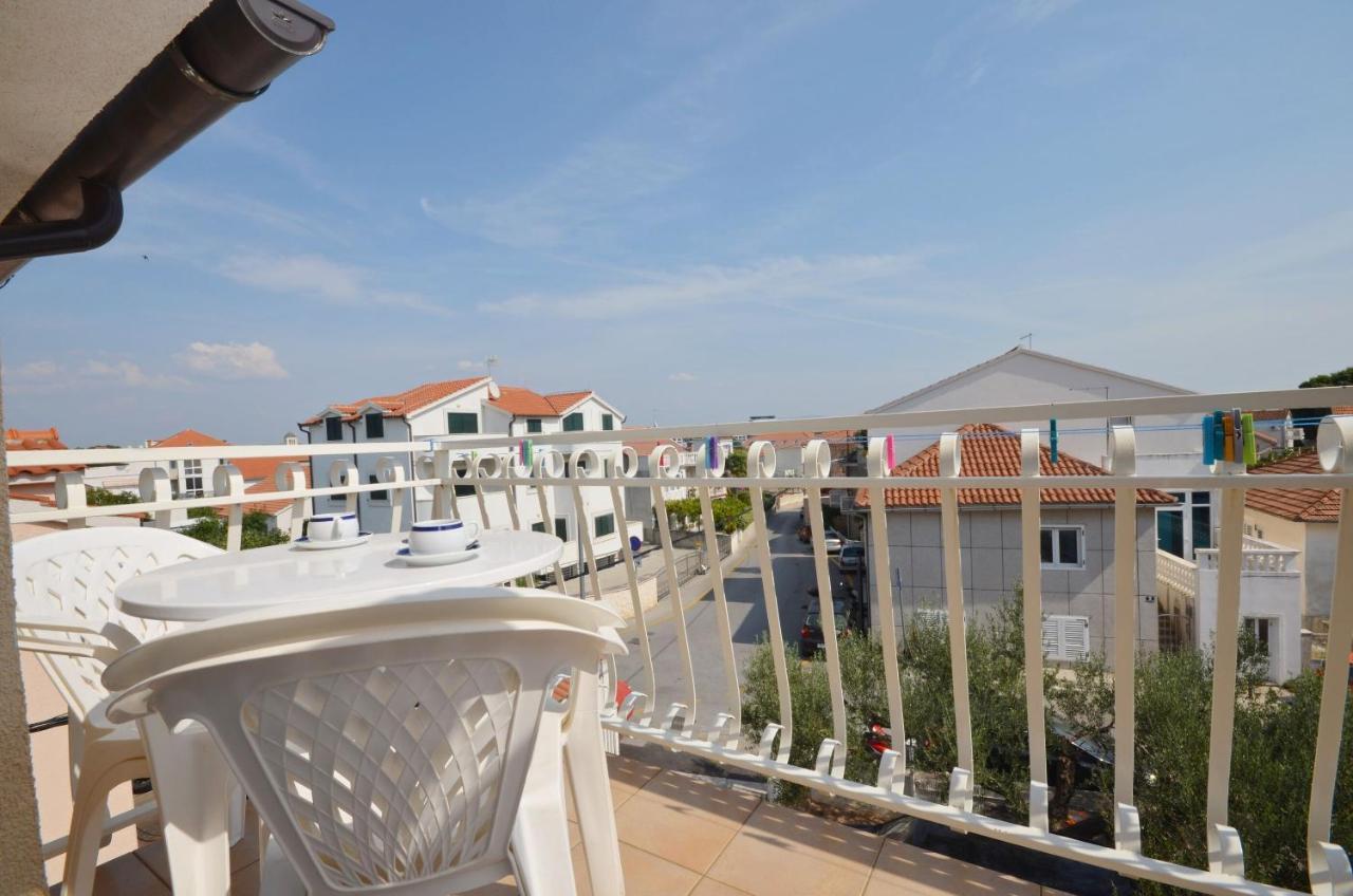 Apartment And Rooms Mrkovic Vodice Exteriör bild