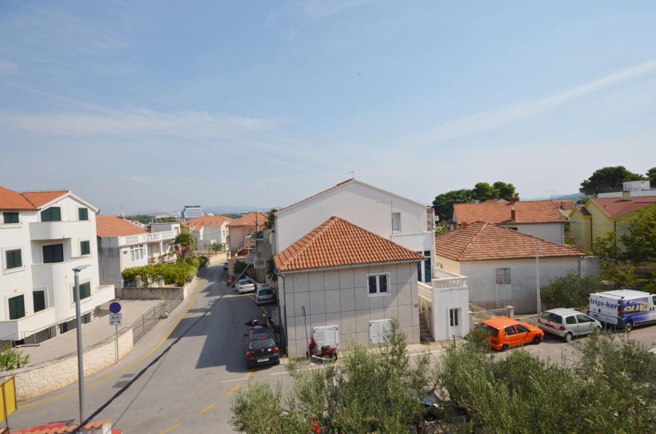 Apartment And Rooms Mrkovic Vodice Exteriör bild