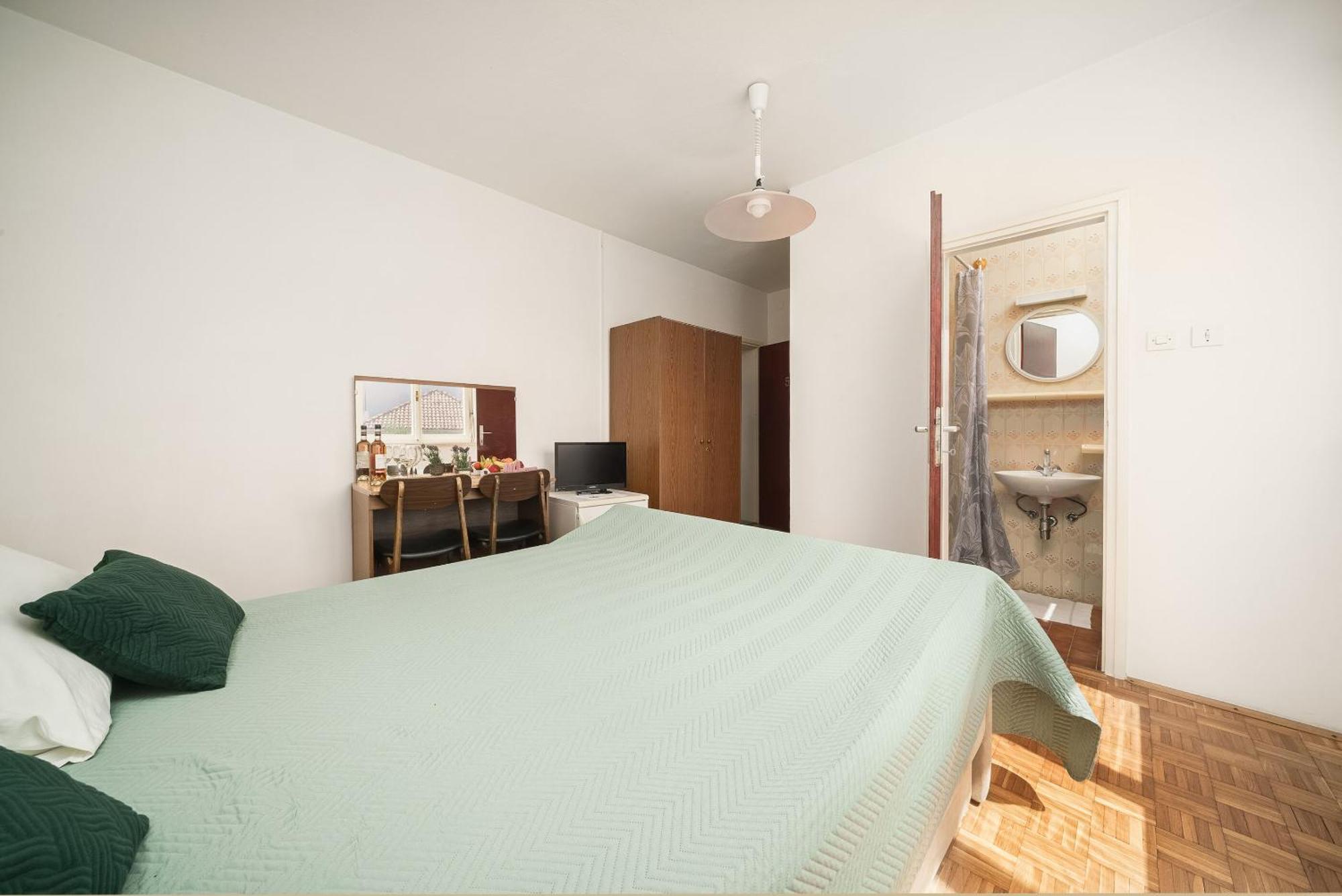 Apartment And Rooms Mrkovic Vodice Exteriör bild