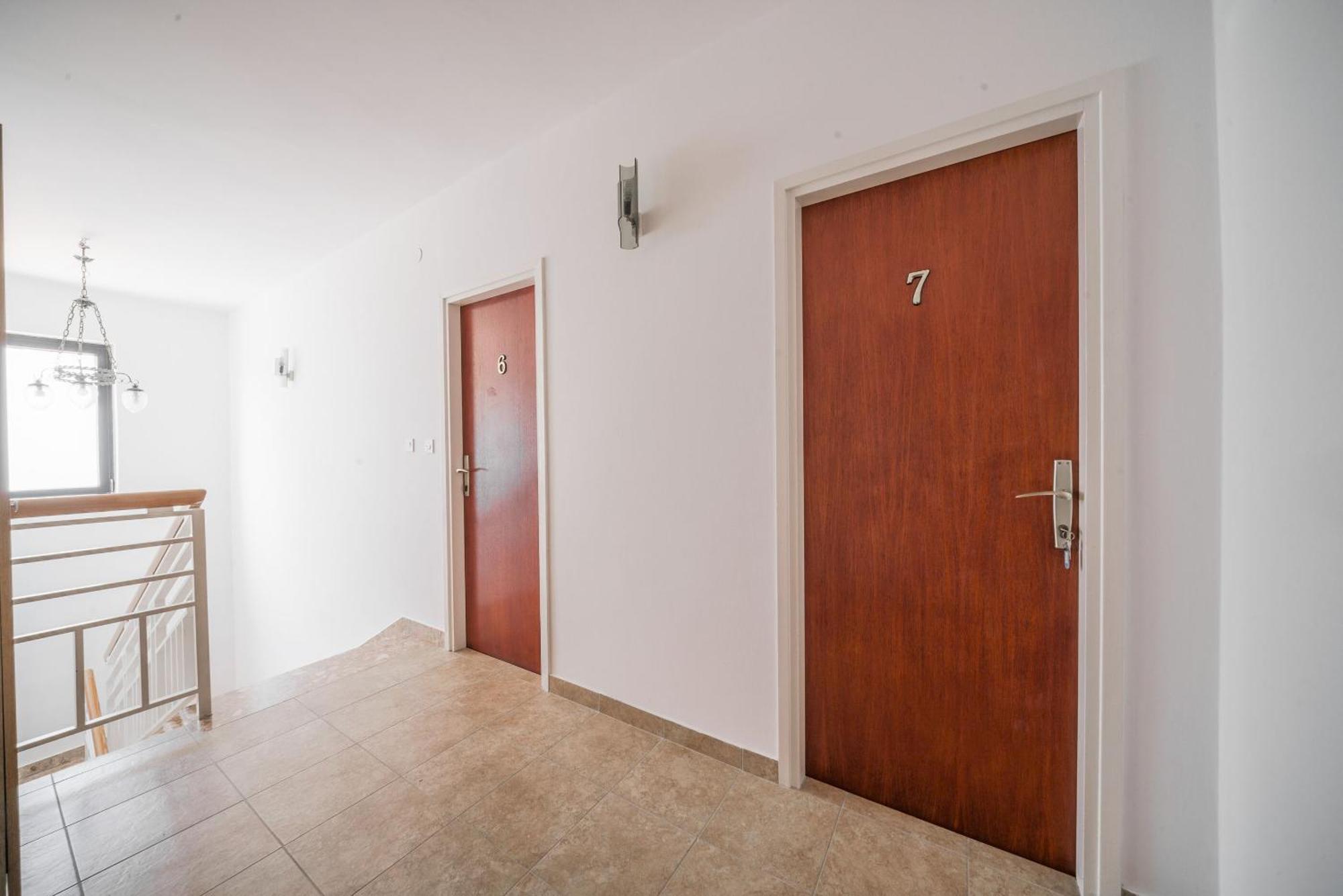 Apartment And Rooms Mrkovic Vodice Exteriör bild
